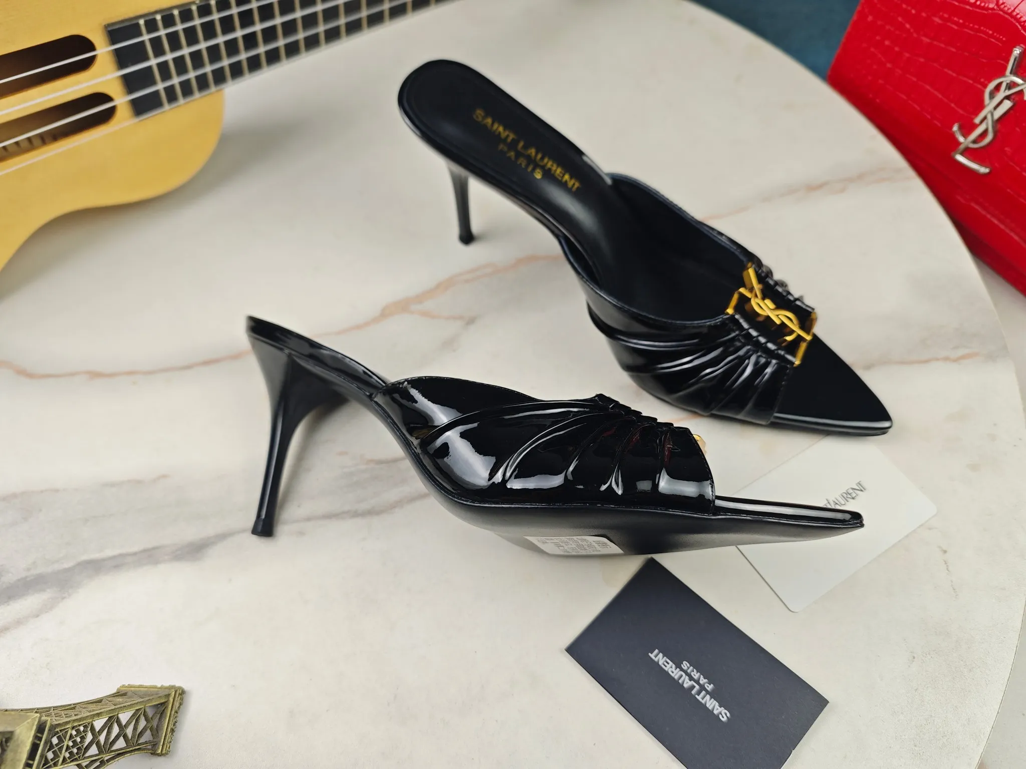 👟👟Ex-factory price 520👟👟 【Saint Laurent】Yves Saint Laurent, stiletto heel YSL sandals💃2024 early autumn counter synchronized with the latest styles, YSL, decoration👠 Classic and high-quality glamorous masterpieces, the hottest spring and summer series in the counter, with temperament, fashion, classic and attractive design style 😌The on-foot effect is particularly beautiful〰️, the material is imported from Italy, small black cow, imported black patent leather, lining, and foot pads; sheepskin, heel height, stiletto 9cm, size 35-41 (34.41.42 must be customized, non-returnable) outsole; imported genuine leather outsole, complete with counter packaging
